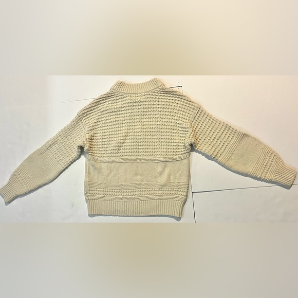 Universal Thread Women’s Cream Knit Warm Cozy Sweater Size Small - Picture 13 of 14